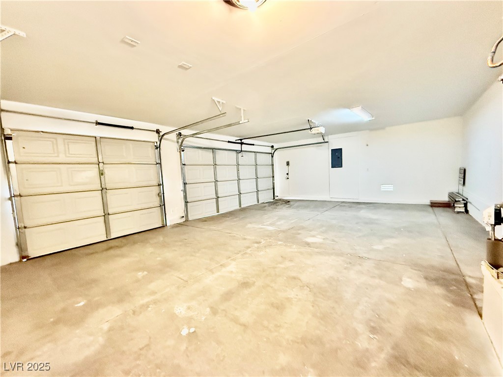 7318 Dolphine Crest Avenue Property Photo 17
