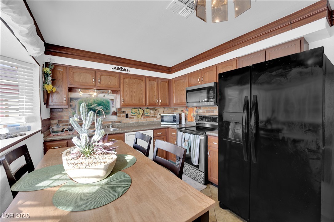 3920 Geist Avenue Property Photo 11