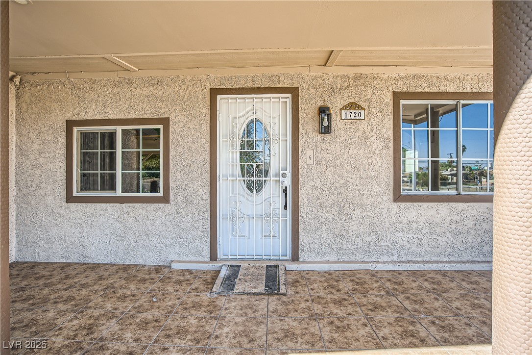 1720 Weeping Willow Lane Property Photo 3
