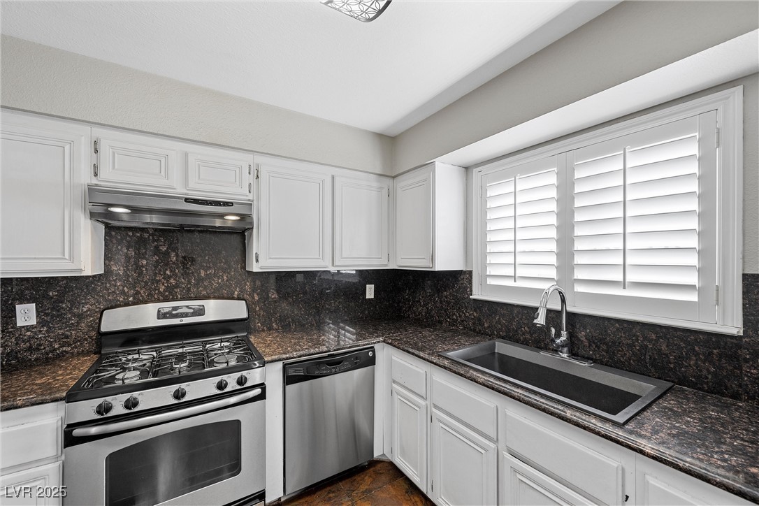 6413 Chippindale Lane Property Photo 11