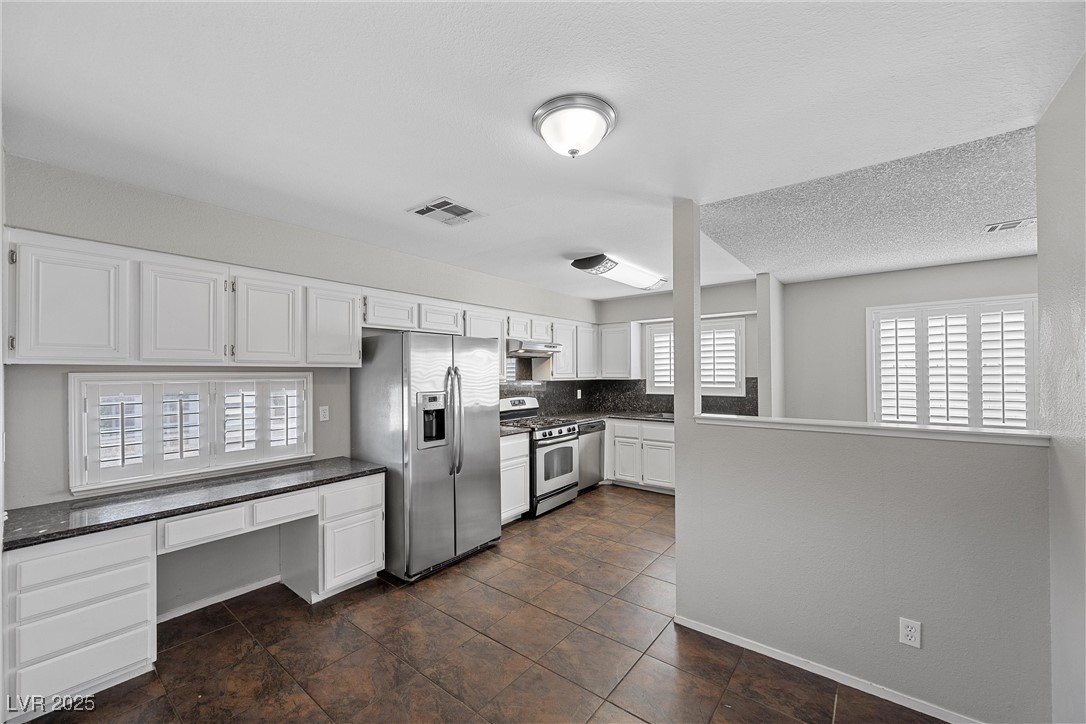 6413 Chippindale Lane Property Photo 12