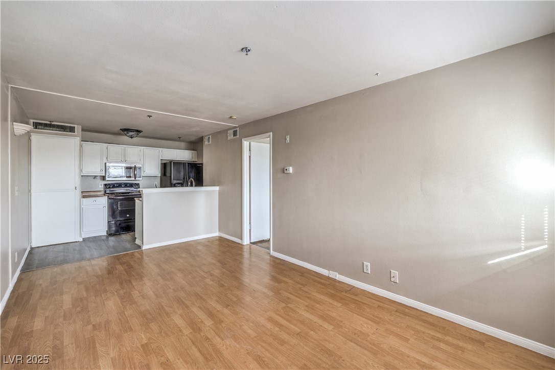 1381 East University Avenue 204 Property Photo 6
