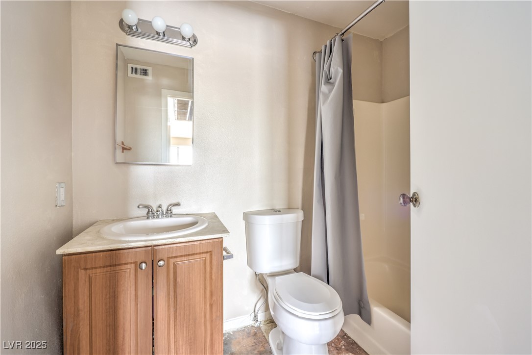 1381 East University Avenue 204 Property Photo 11