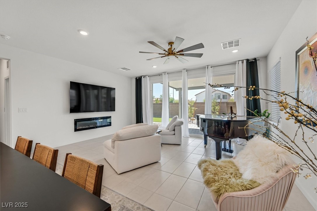 2713 Royal Tourist Road Property Photo 5
