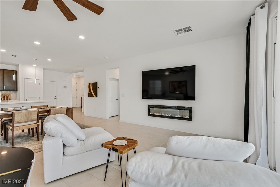 2713 Royal Tourist Road Property Photo 7