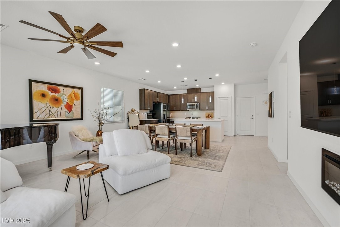 2713 Royal Tourist Road Property Photo 8