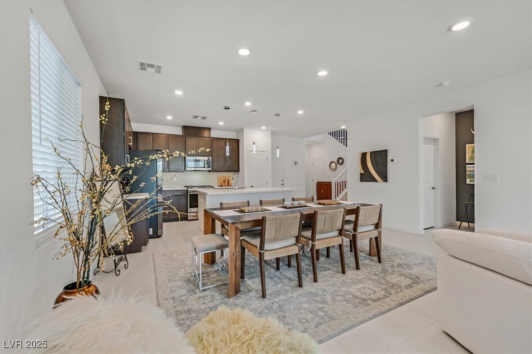 2713 Royal Tourist Road Property Photo 9