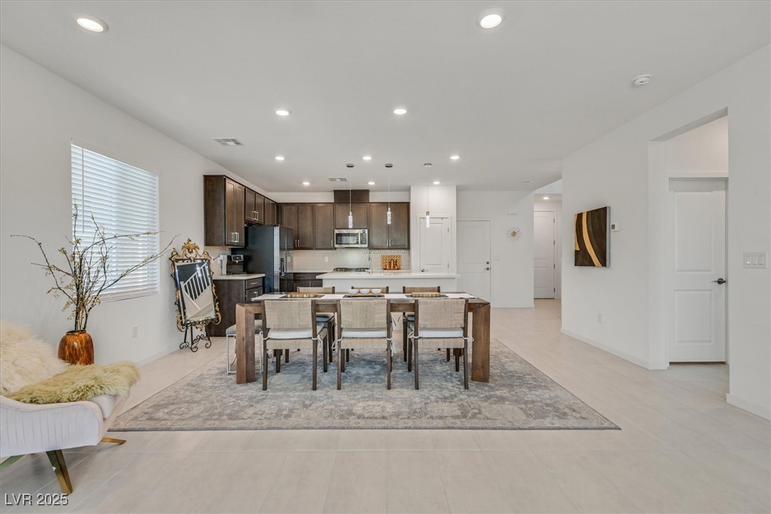 2713 Royal Tourist Road Property Photo 10
