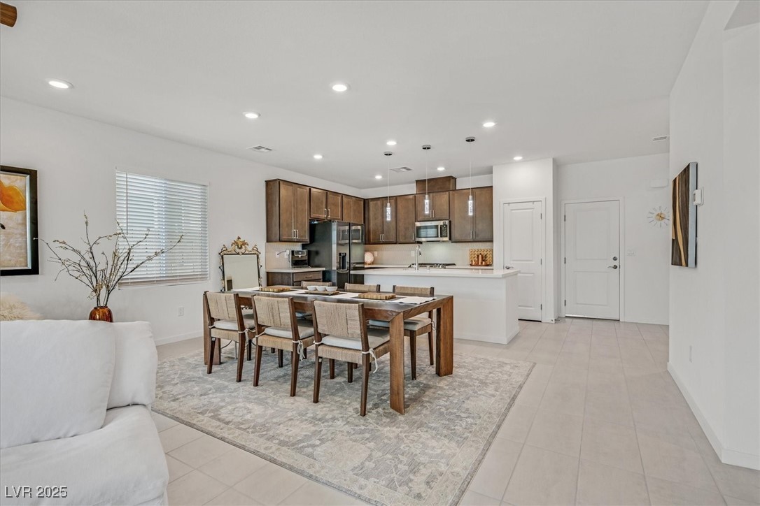2713 Royal Tourist Road Property Photo 11