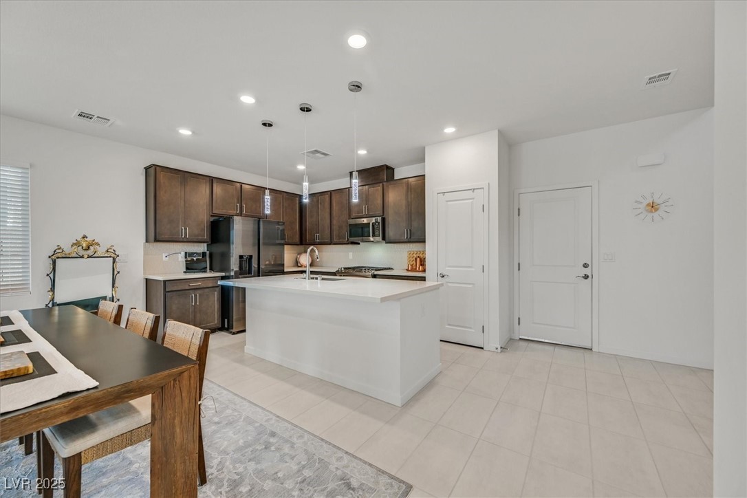 2713 Royal Tourist Road Property Photo 12
