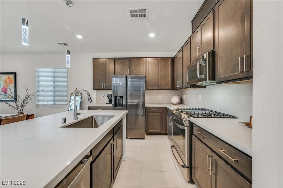 2713 Royal Tourist Road Property Photo 13