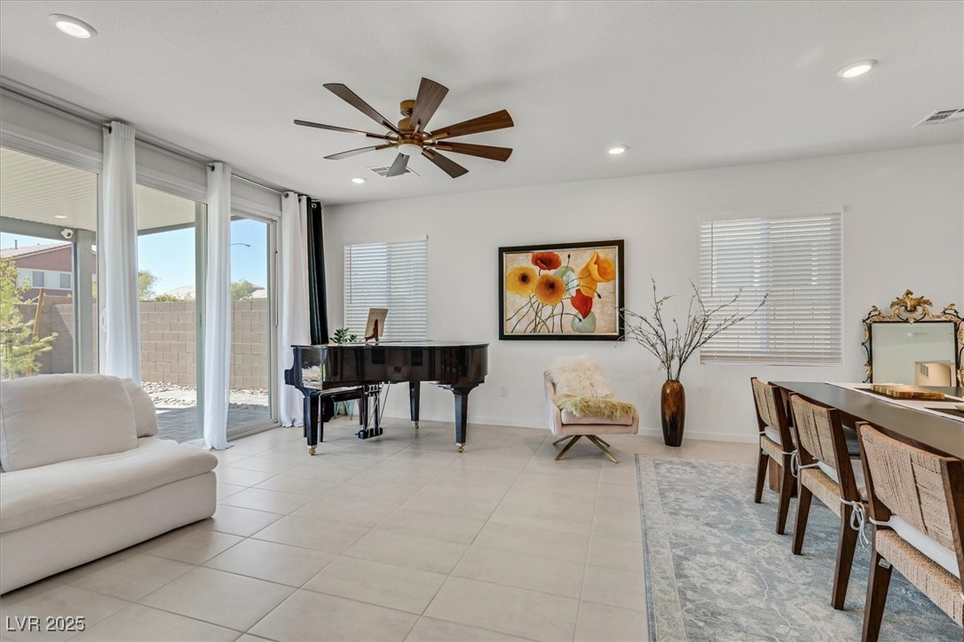 2713 Royal Tourist Road Property Photo 16