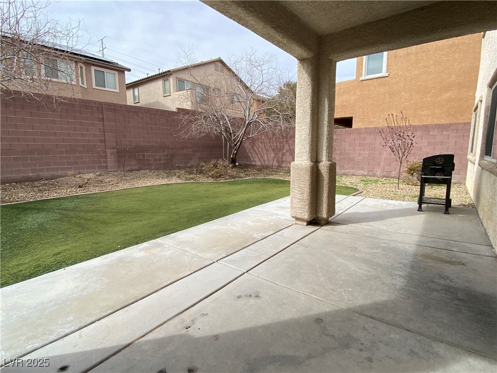 5125 Teal Petals Street Property Photo 22