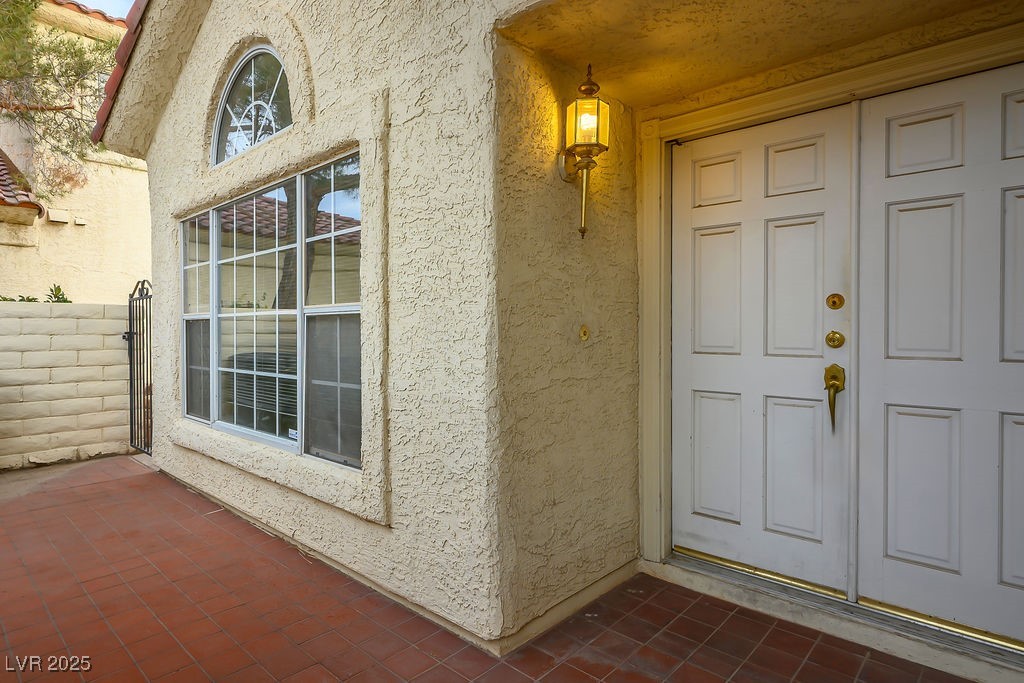 726 Sea Pines Lane Property Photo 6