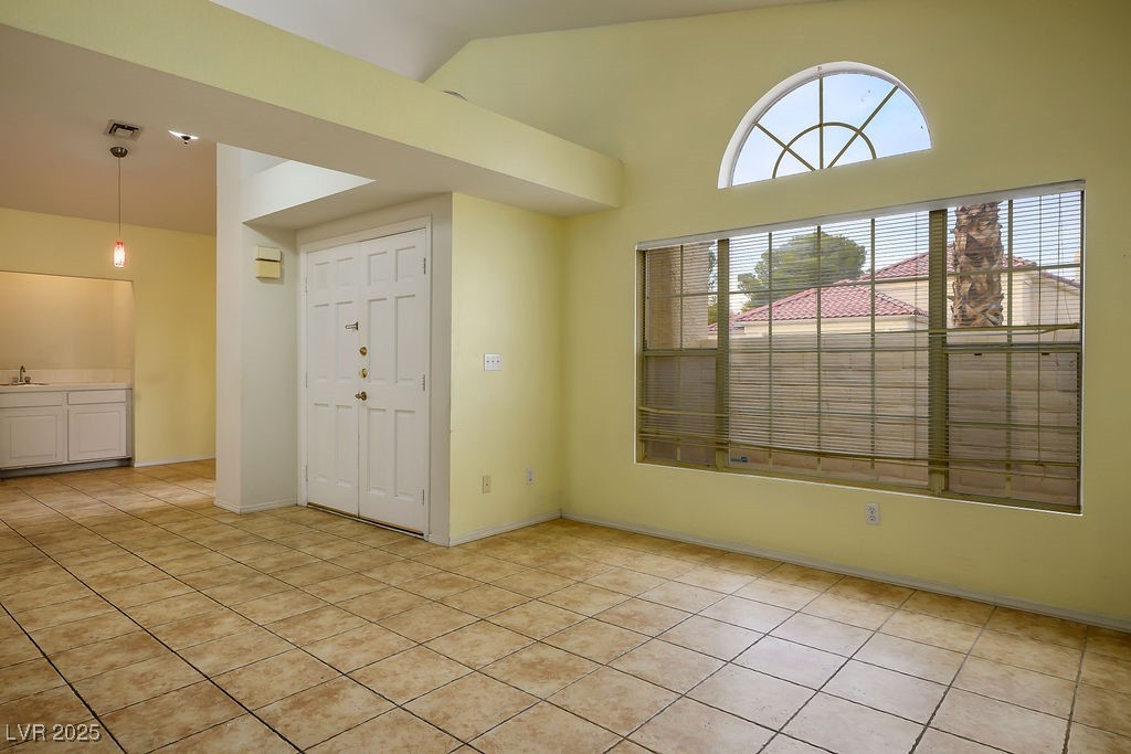 726 Sea Pines Lane Property Photo 9