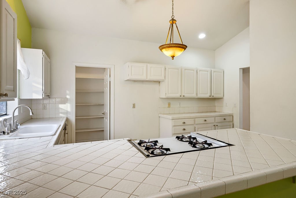726 Sea Pines Lane Property Photo 16
