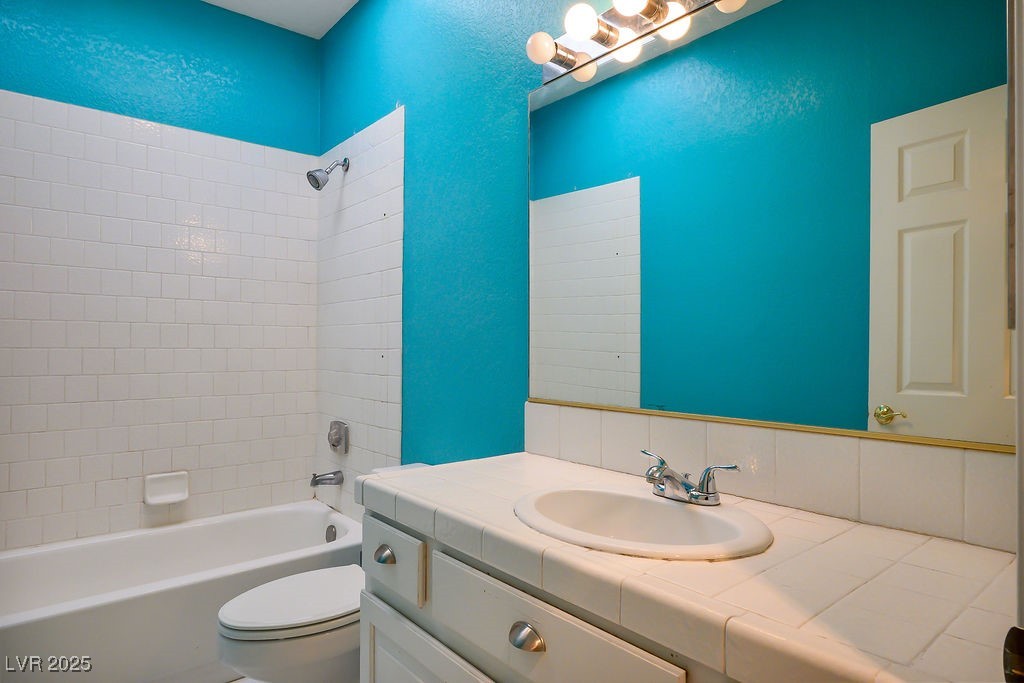 726 Sea Pines Lane Property Photo 20
