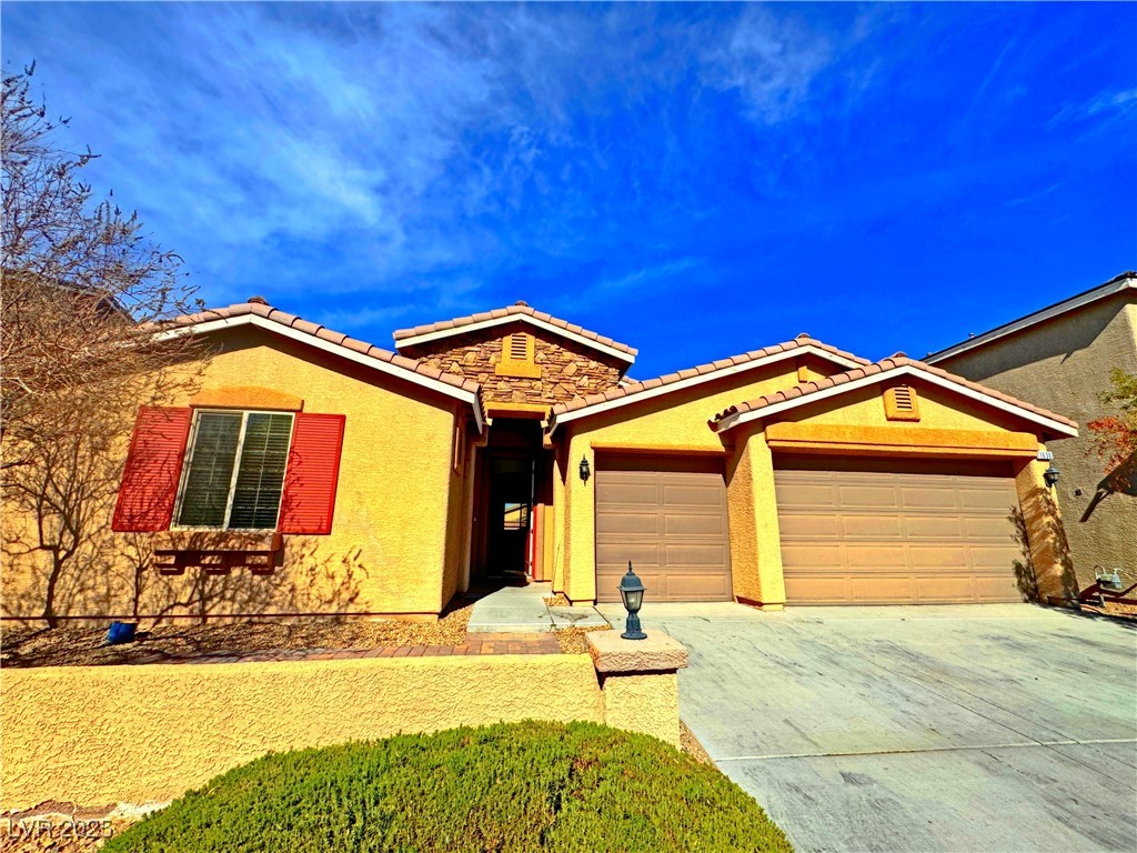 1630 Meadow Bluffs Avenue Property Photo 1