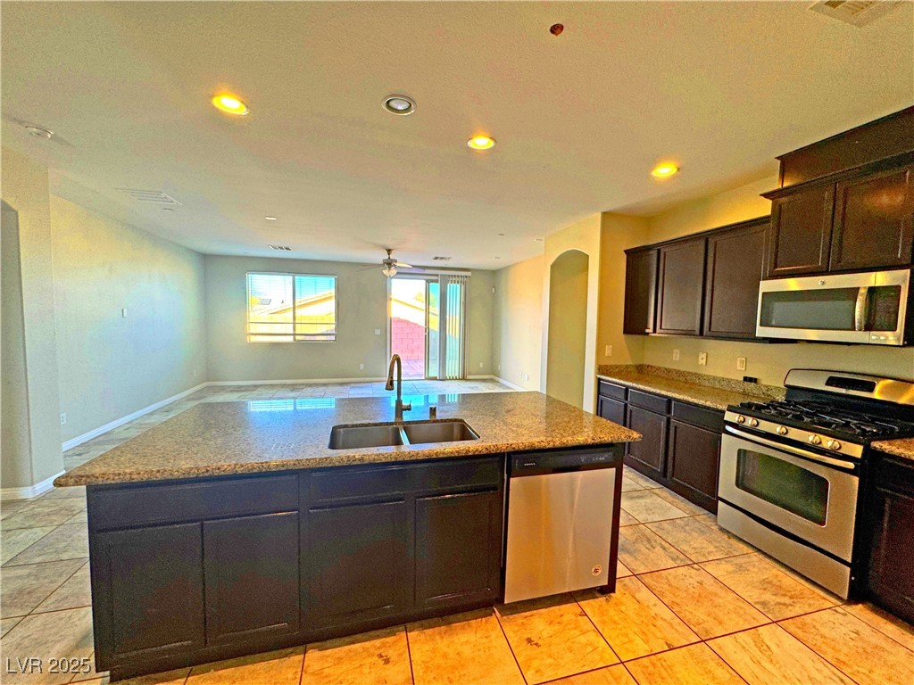1630 Meadow Bluffs Avenue Property Photo 8