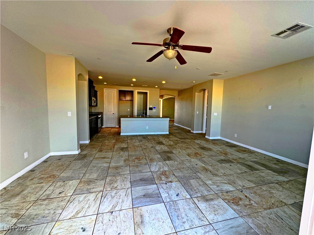 1630 Meadow Bluffs Avenue Property Photo 20
