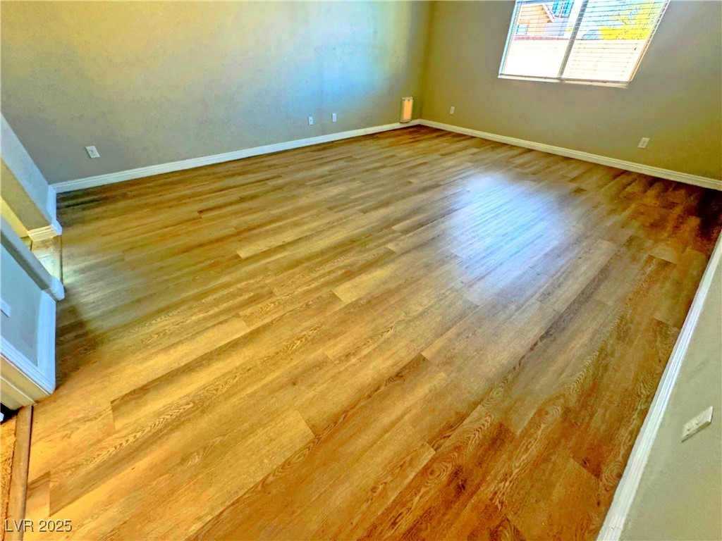 1630 Meadow Bluffs Avenue Property Photo 23