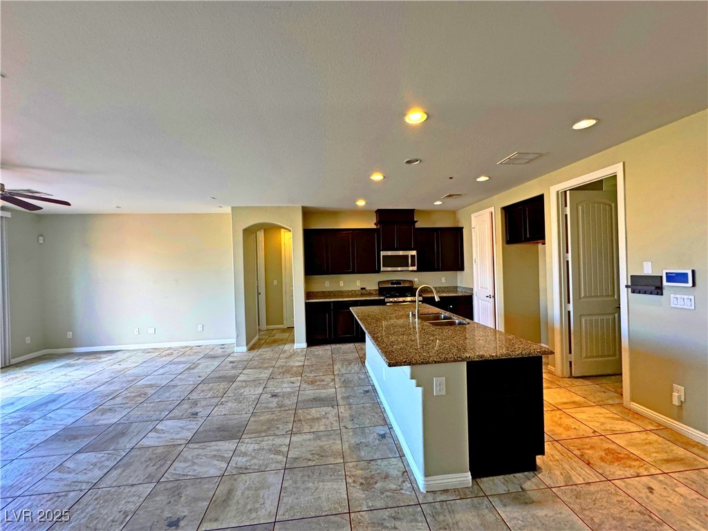 1630 Meadow Bluffs Avenue Property Photo 31