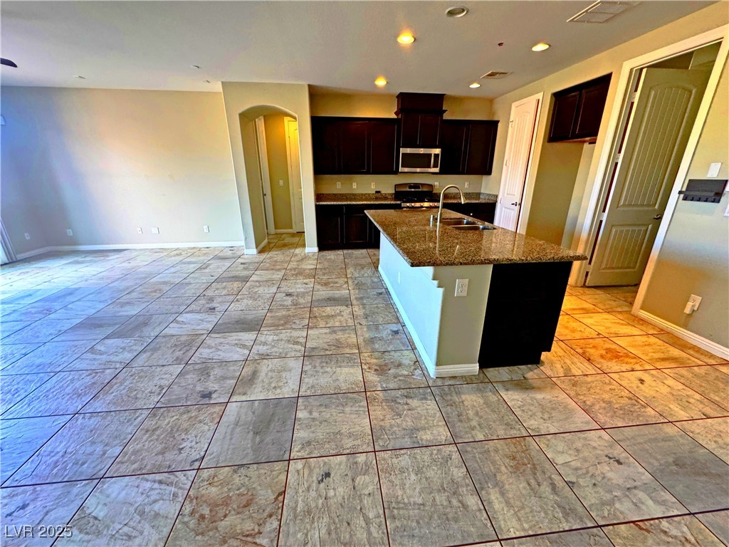 1630 Meadow Bluffs Avenue Property Photo 32