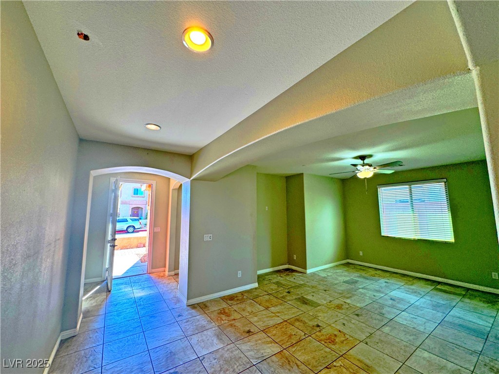1630 Meadow Bluffs Avenue Property Photo 34