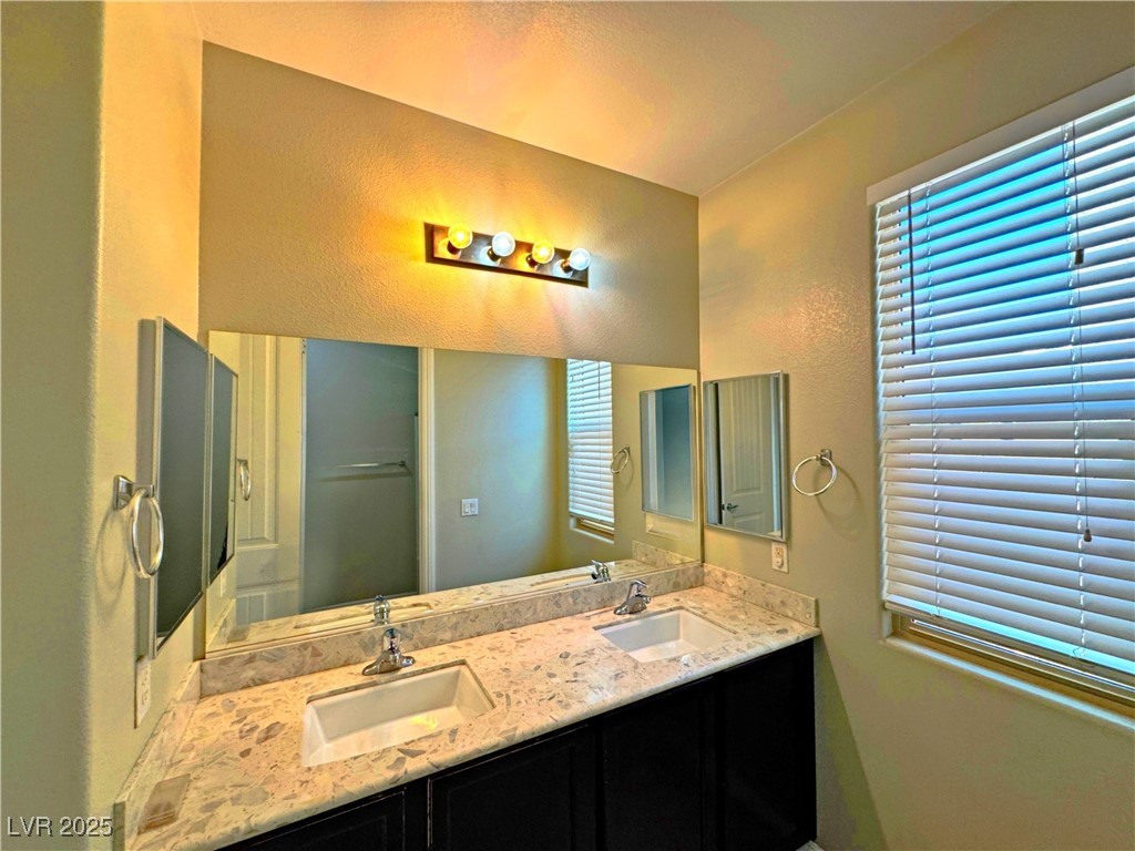 1630 Meadow Bluffs Avenue Property Photo 44