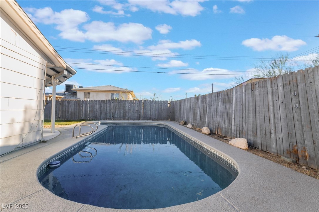 6121 Fairwood Circle Property Photo 13