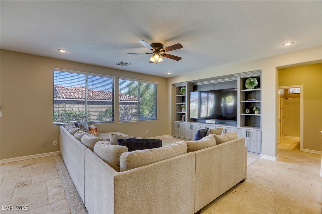 9950 Waxberry Court Property Photo 12