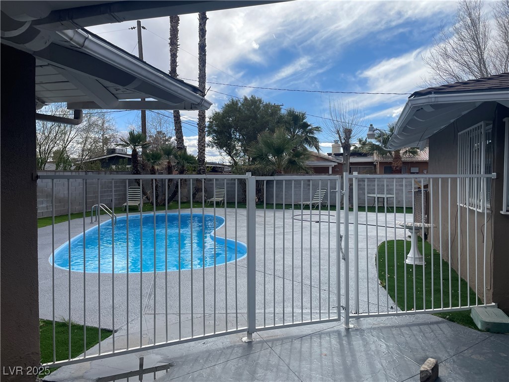 1901 Juana Vista Street Property Photo 16
