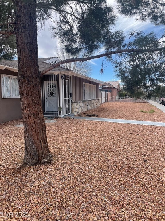 1901 Juana Vista Street Property Photo 18