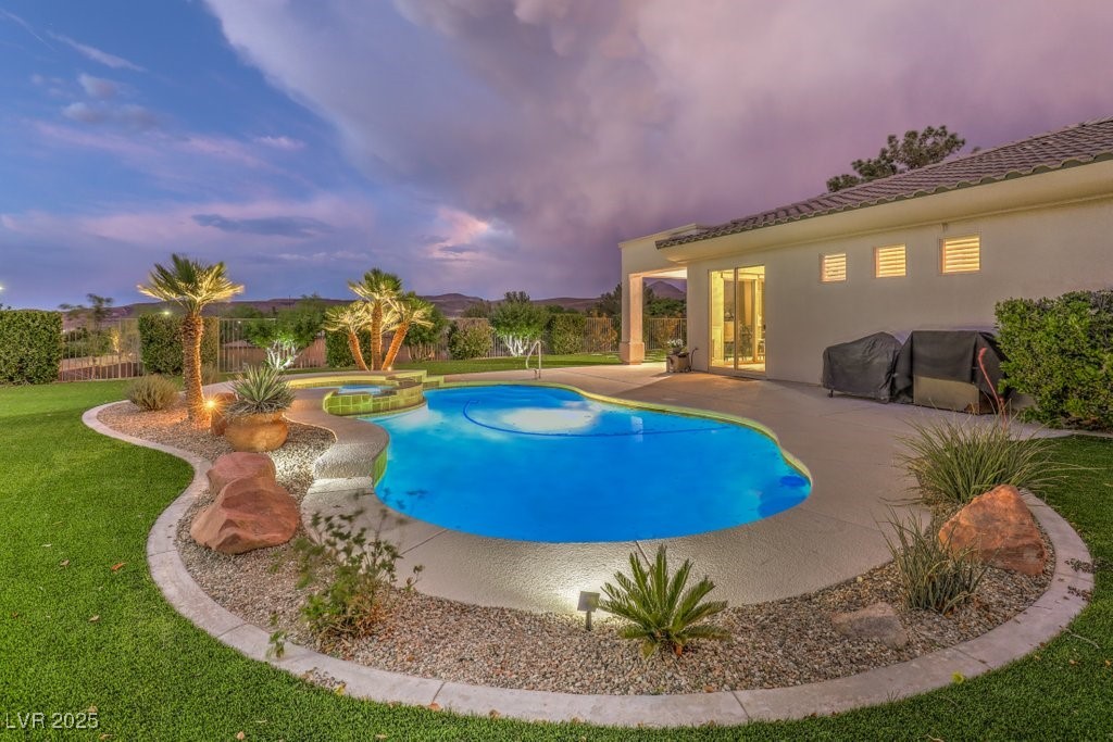 71 Fountainhead Circle Property Photo 2