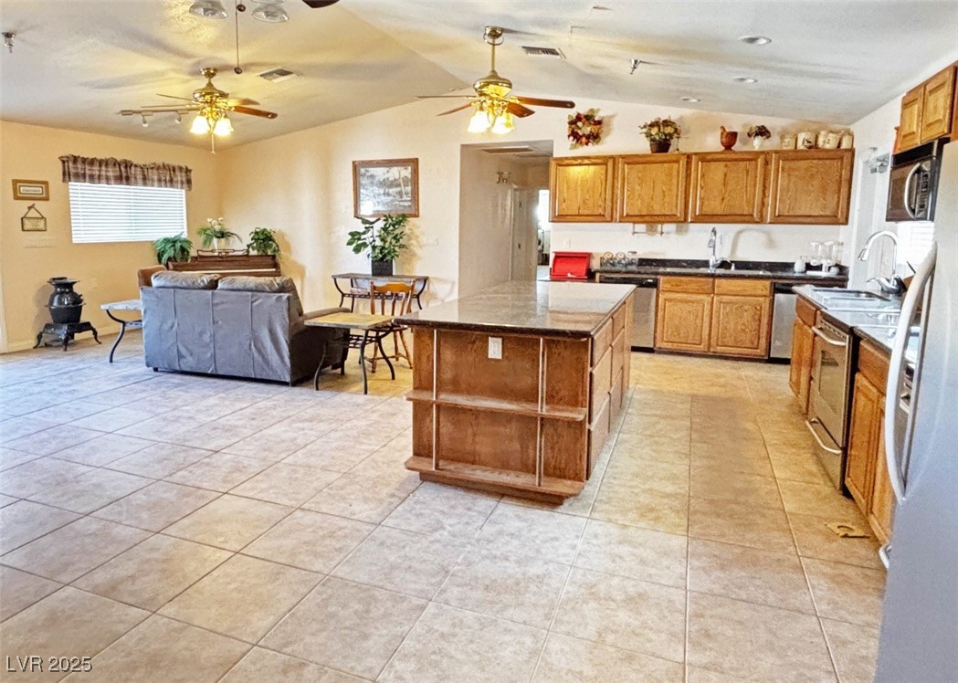 2100 Buckhorn Road Property Photo 4