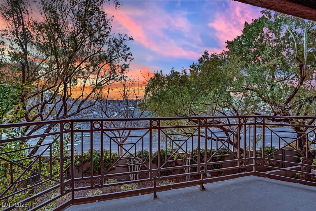 9425 San Laguna Court 102 Property Photo 7