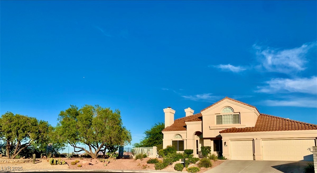 1915 Hazeltine Court Property Photo 3