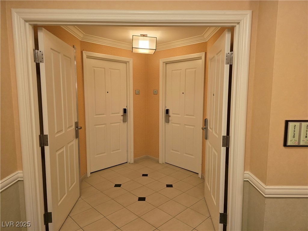 135 East Harmon Avenue 2120 Property Photo 7