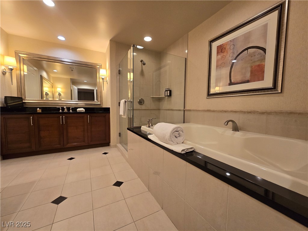 135 East Harmon Avenue 2120 Property Photo 39