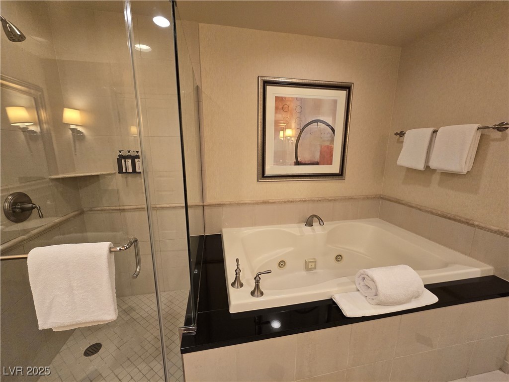 135 East Harmon Avenue 2120 Property Photo 41