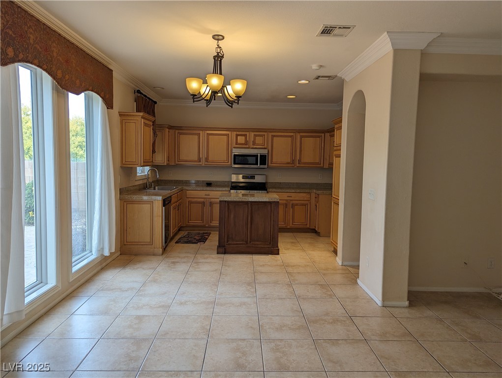 4056 Villeroy Avenue Property Photo 5