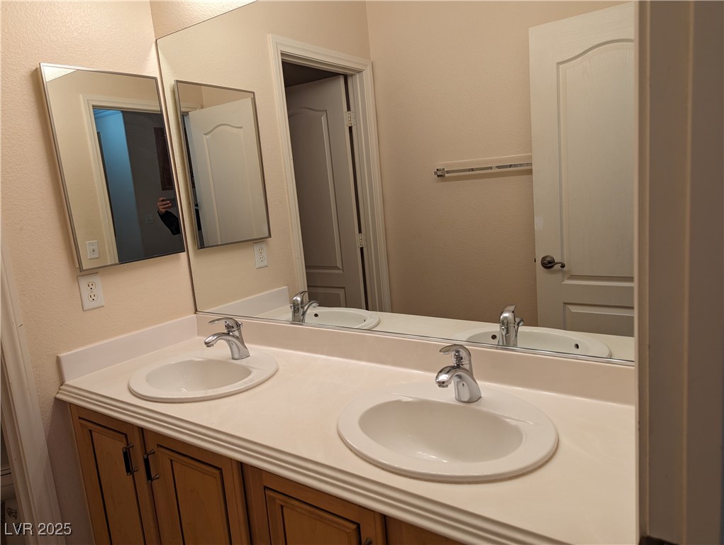 4056 Villeroy Avenue Property Photo 15
