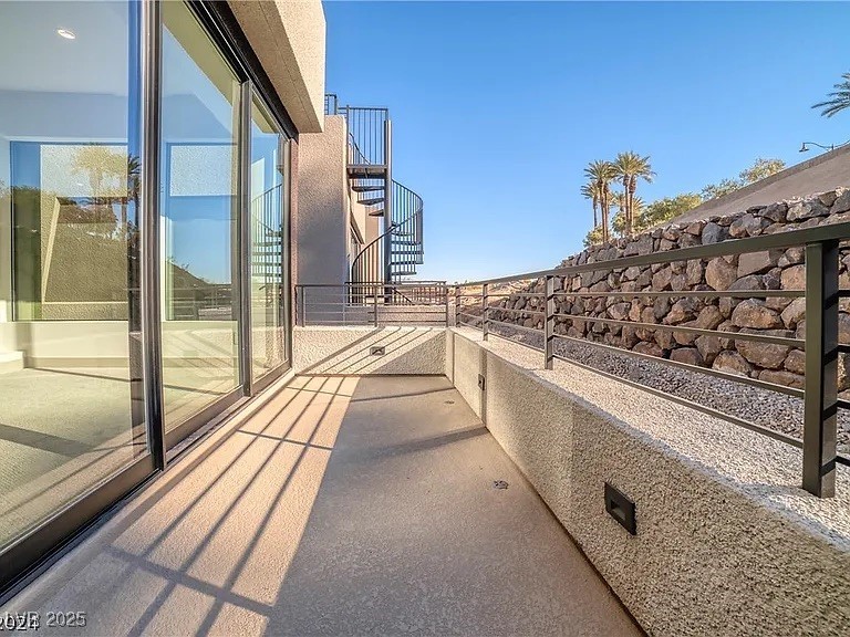 9 Promenade Isle Lane Property Photo 10