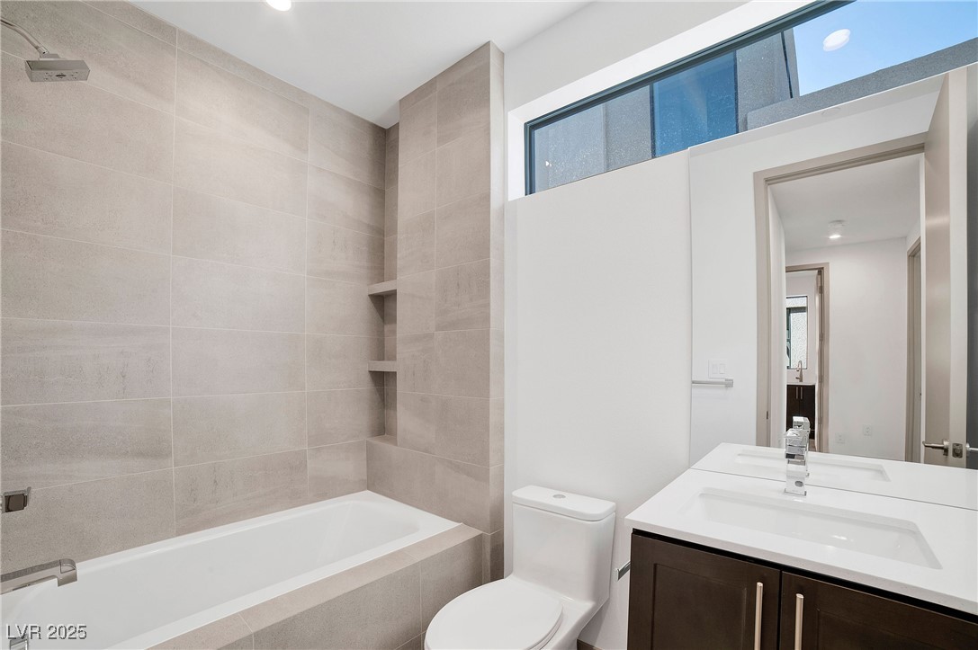 9 Promenade Isle Lane Property Photo 16