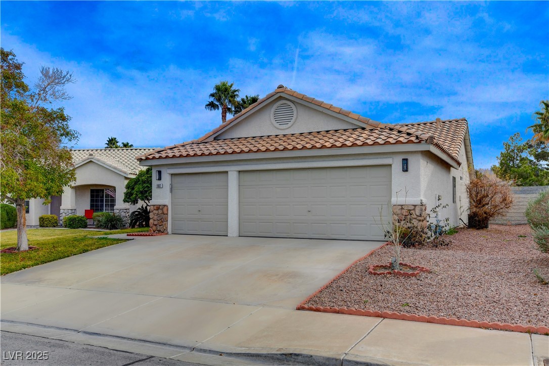 1107 Cloudy Day Drive Property Photo 2