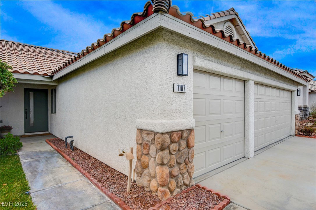 1107 Cloudy Day Drive Property Photo 4