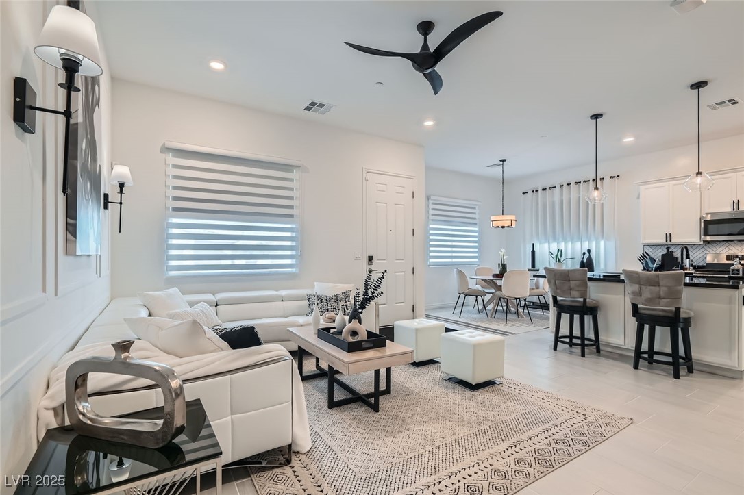 795 Sunny Sagebrush Street Property Photo