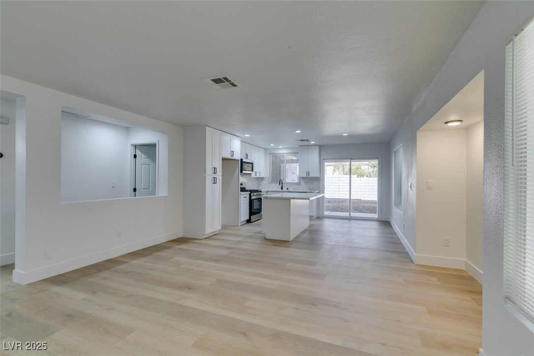 8712 Majestic Pine Avenue Property Photo 5