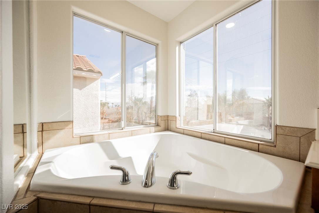 9257 Harbor Stream Avenue Property Photo 6