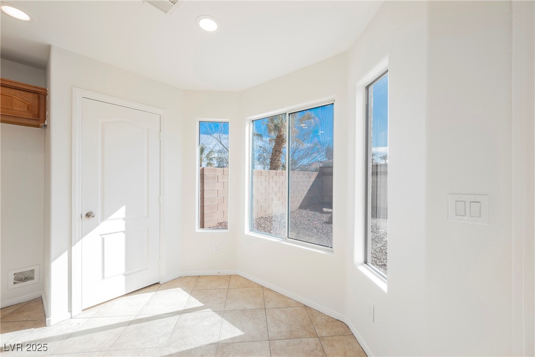 9257 Harbor Stream Avenue Property Photo 7